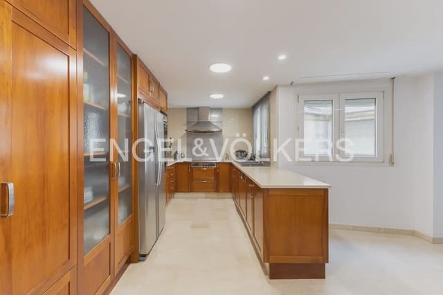 4 chambre Penthouse à vendre à Mislata avec garage - 750 000 € (Ref: 10004842)