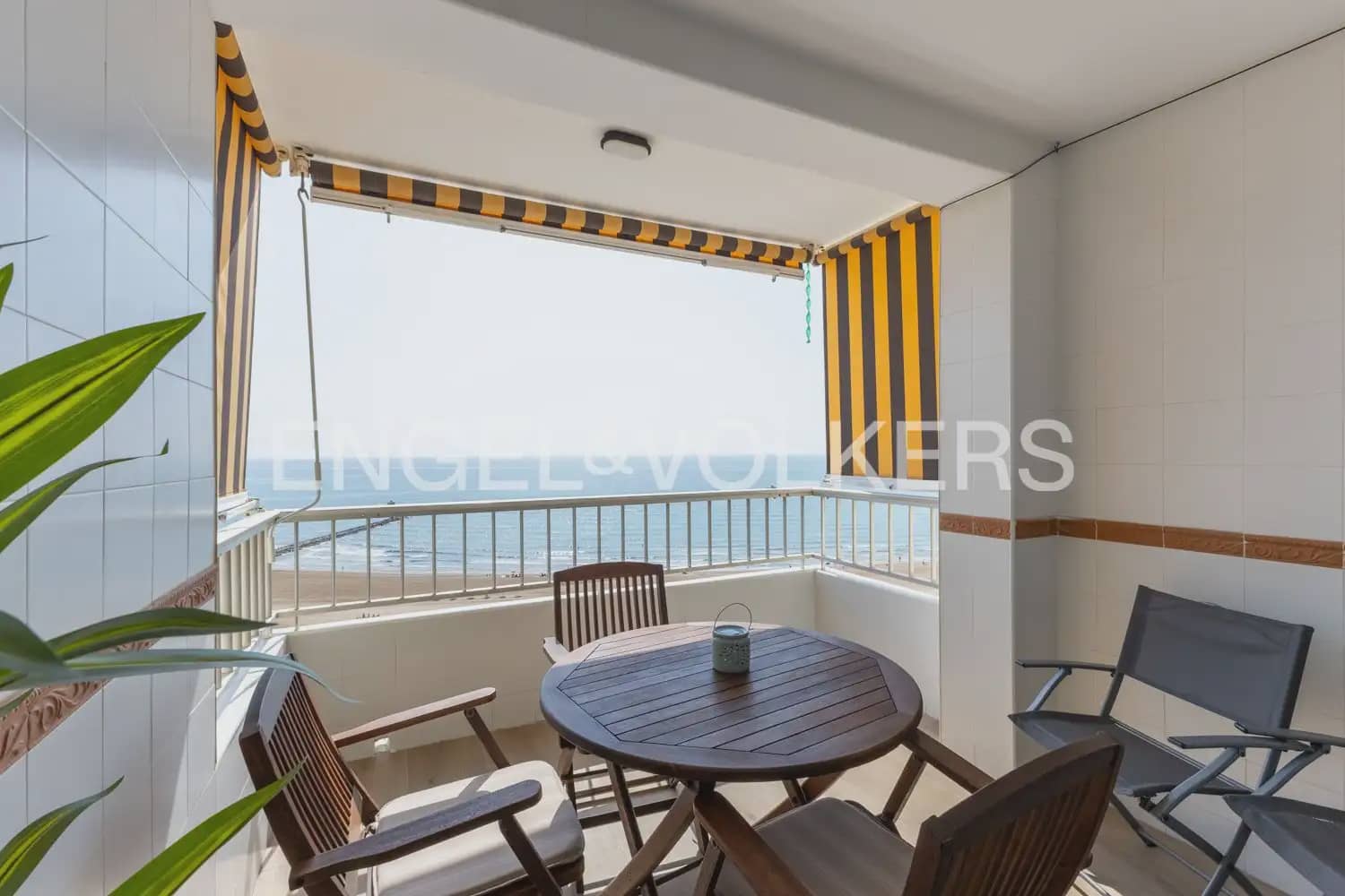 3 sovrum Lägenhet att hyra i Puig med pool - 1 700 € (Ref: 10007489)
