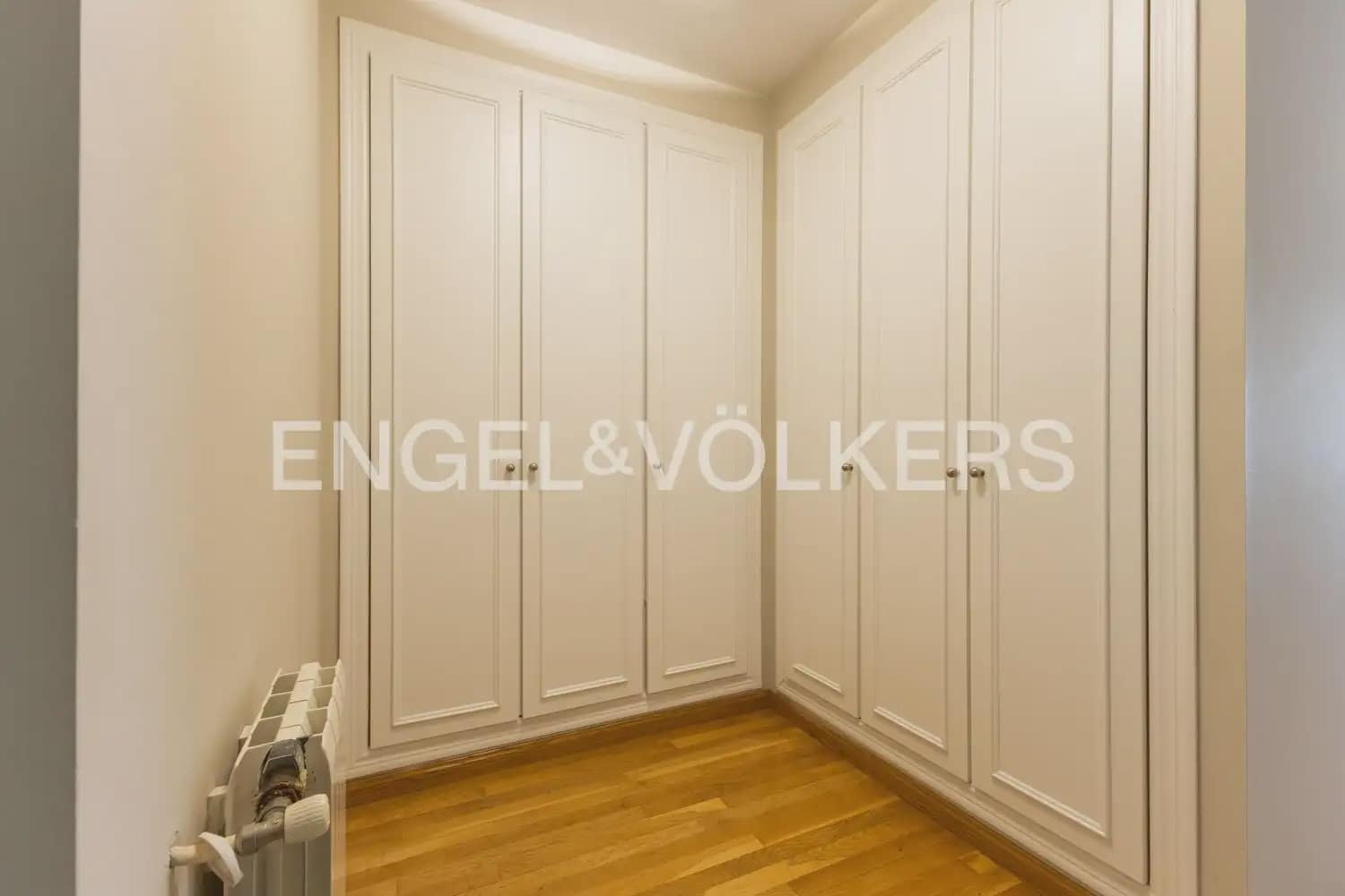 Appartement de 4 chambres à louer à Valence ville avec garage - 3 000 € (Ref: 10007491)