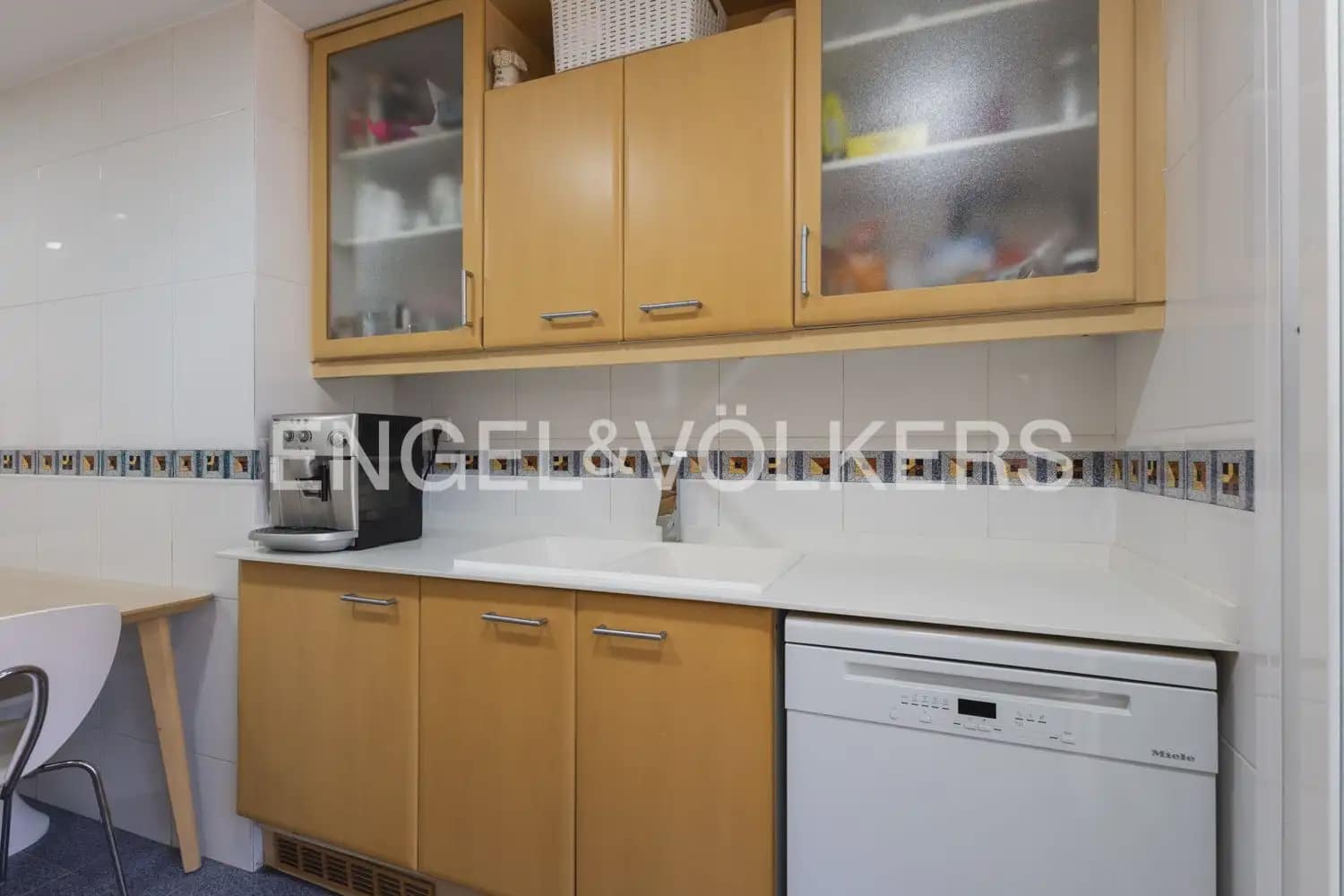 Appartement de 4 chambres à louer à Valence ville avec garage - 3 000 € (Ref: 10007491)