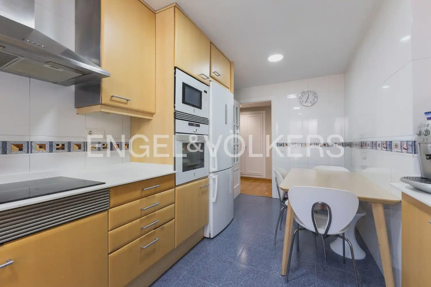 Appartement de 4 chambres à louer à Valence ville avec garage - 3 000 € (Ref: 10007491)