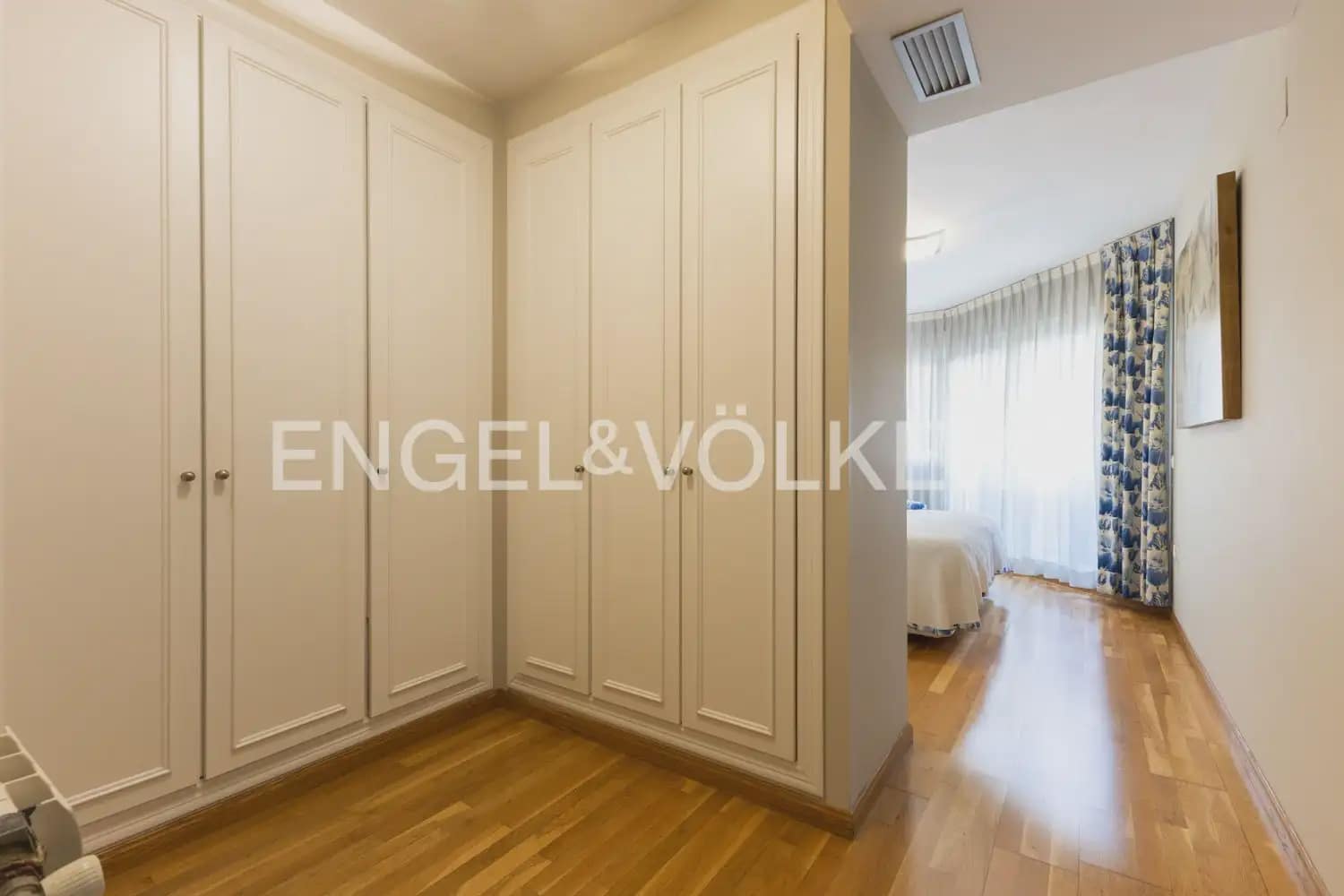 Appartement de 4 chambres à louer à Valence ville avec garage - 3 000 € (Ref: 10007491)
