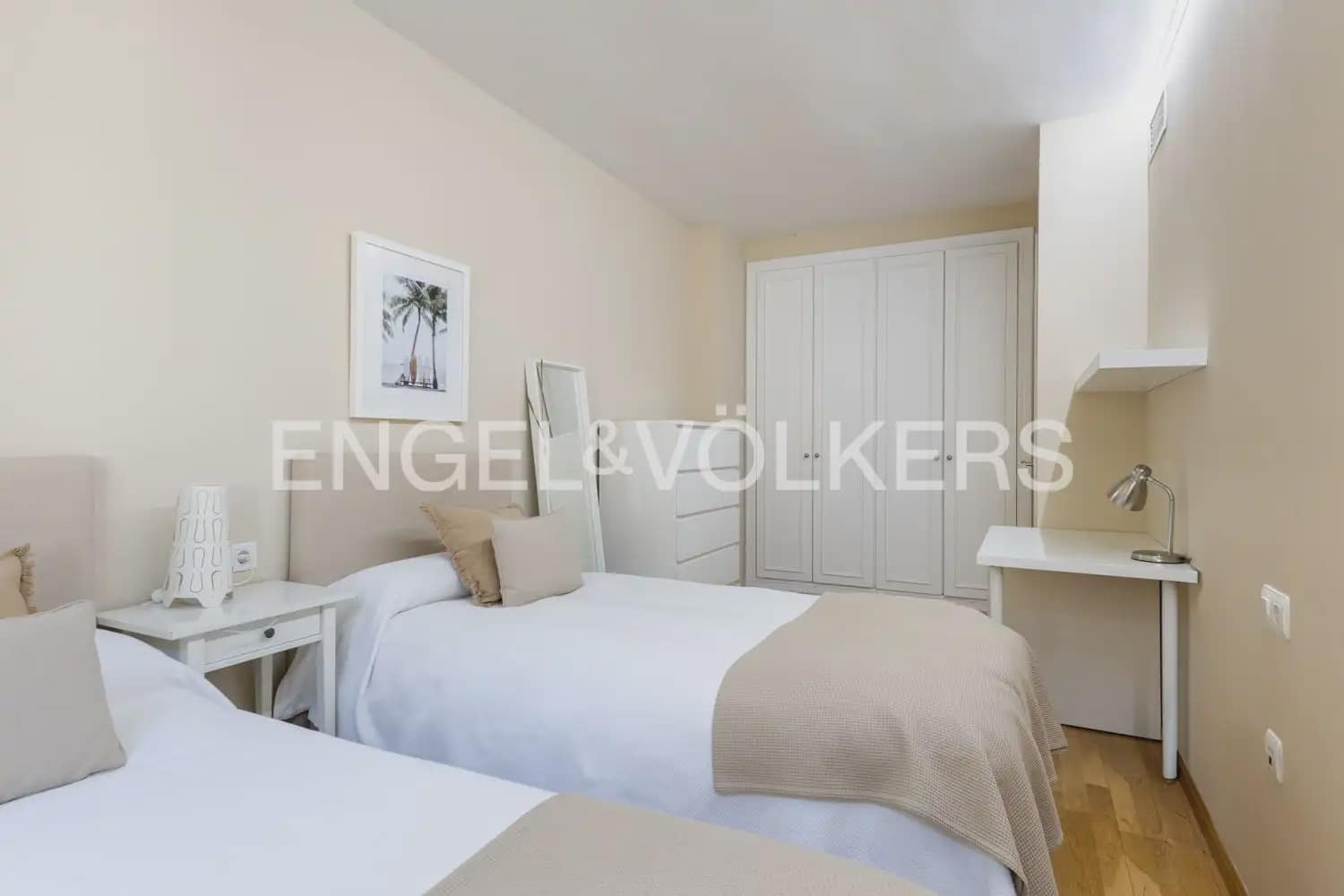 Appartement de 4 chambres à louer à Valence ville avec garage - 3 000 € (Ref: 10007491)