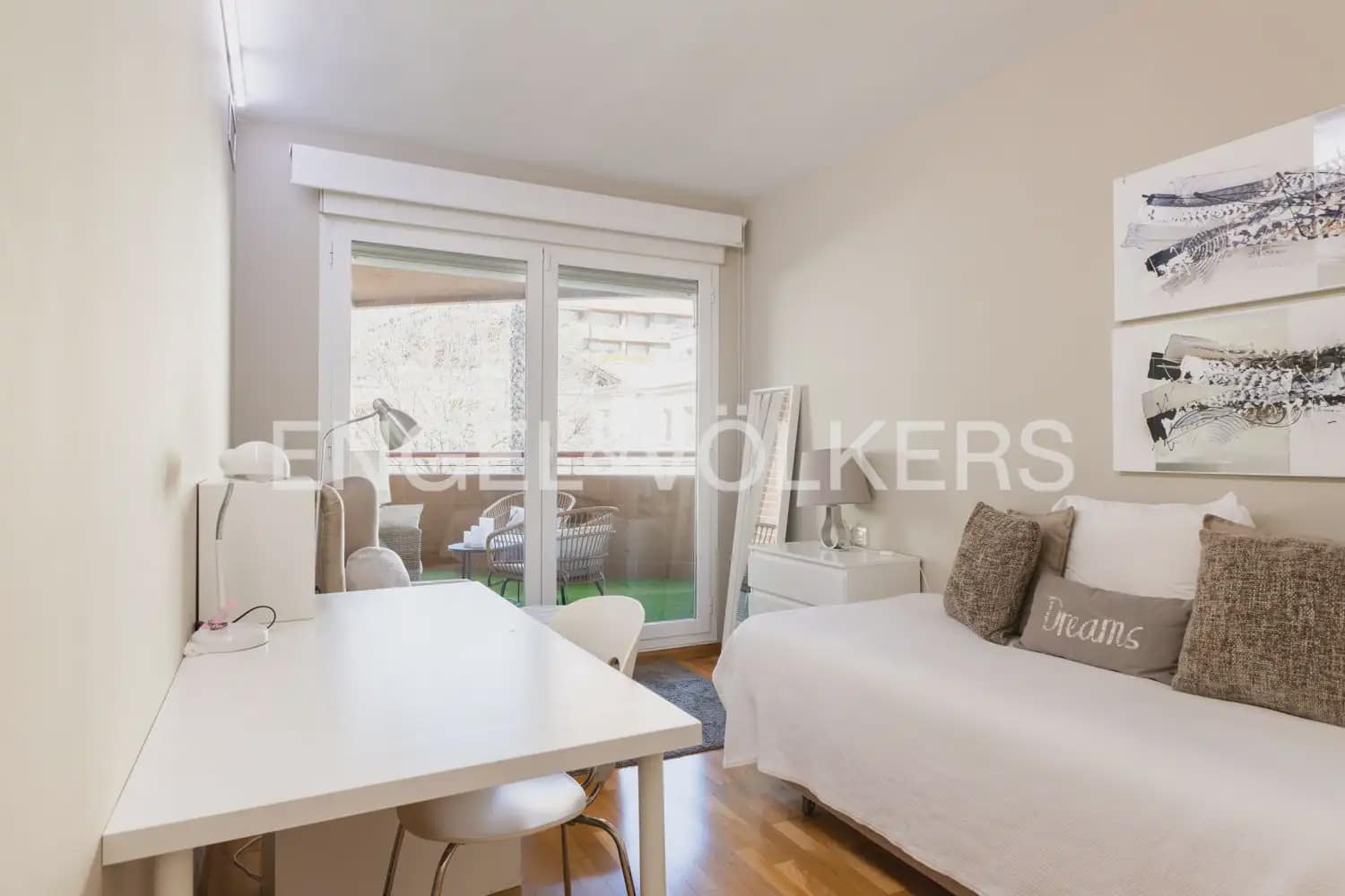 Appartement de 4 chambres à louer à Valence ville avec garage - 3 000 € (Ref: 10007491)