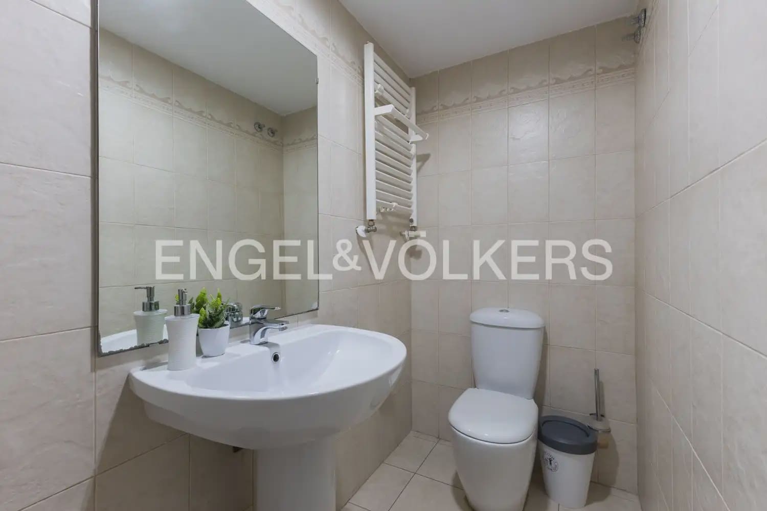 Appartement de 4 chambres à louer à Valence ville avec garage - 3 000 € (Ref: 10007491)