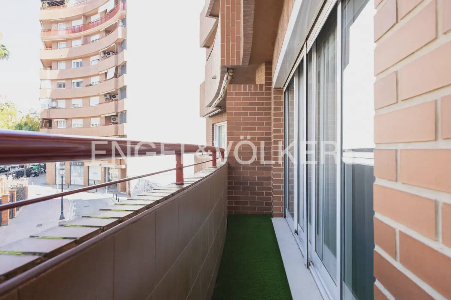 Appartement de 4 chambres à louer à Valence ville avec garage - 3 000 € (Ref: 10007491)