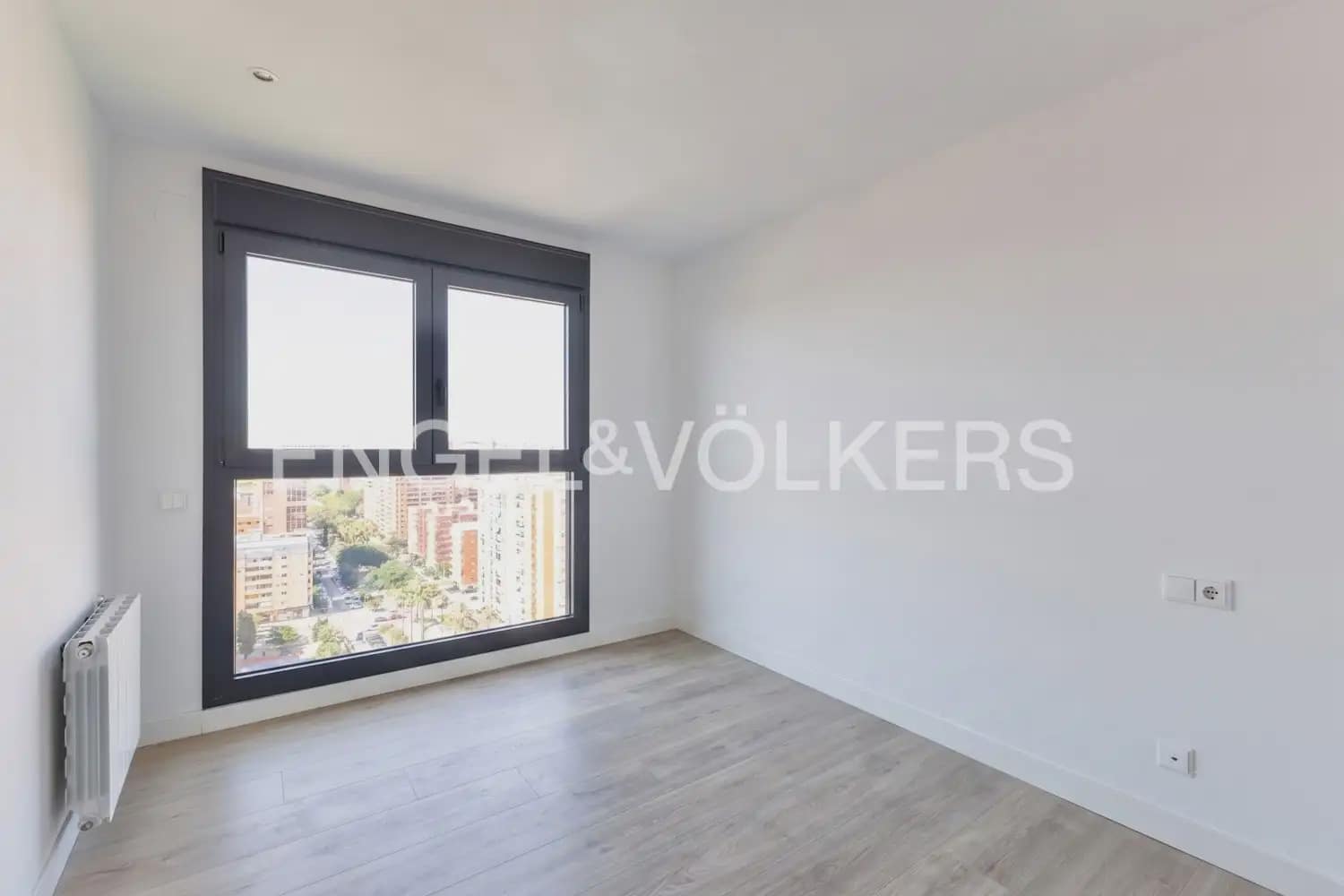 4 makuuhuone Asunto vuokrattavana paikassa Valencia kaupunki mukana uima-altaan 
autotalli - 4 500 € (Ref: 10007600)