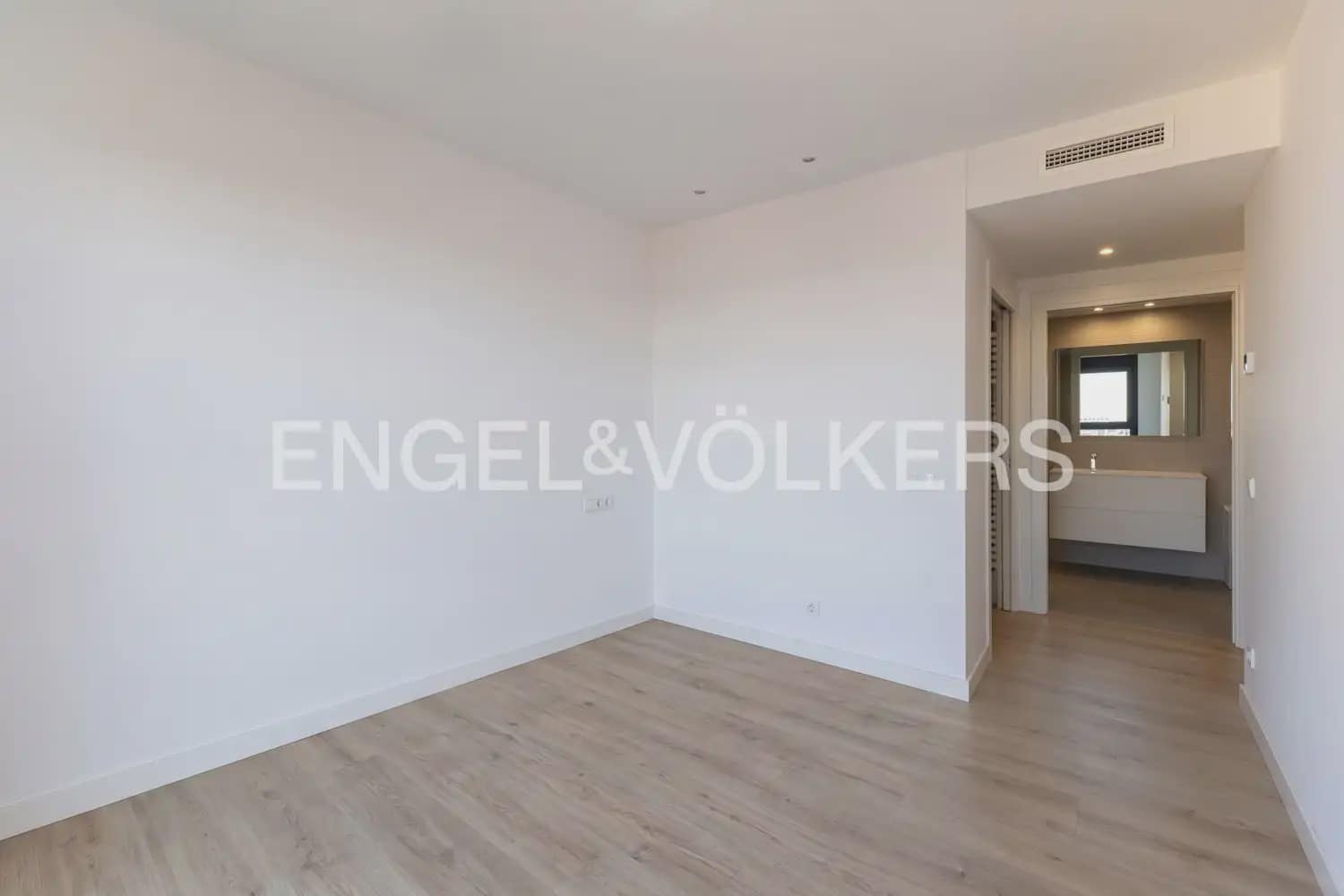 4 makuuhuone Asunto vuokrattavana paikassa Valencia kaupunki mukana uima-altaan 
autotalli - 4 500 € (Ref: 10007600)
