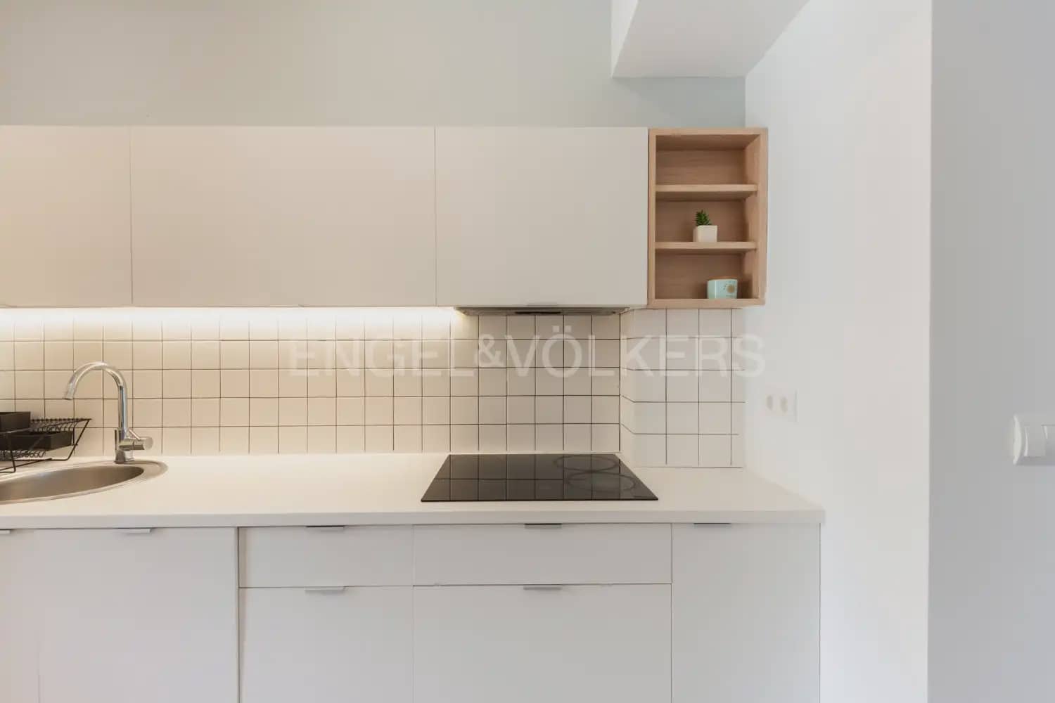 1 slaapkamer Appartement te huur in Valencia stad met zwembad - € 1.200 (Ref: 10007601)