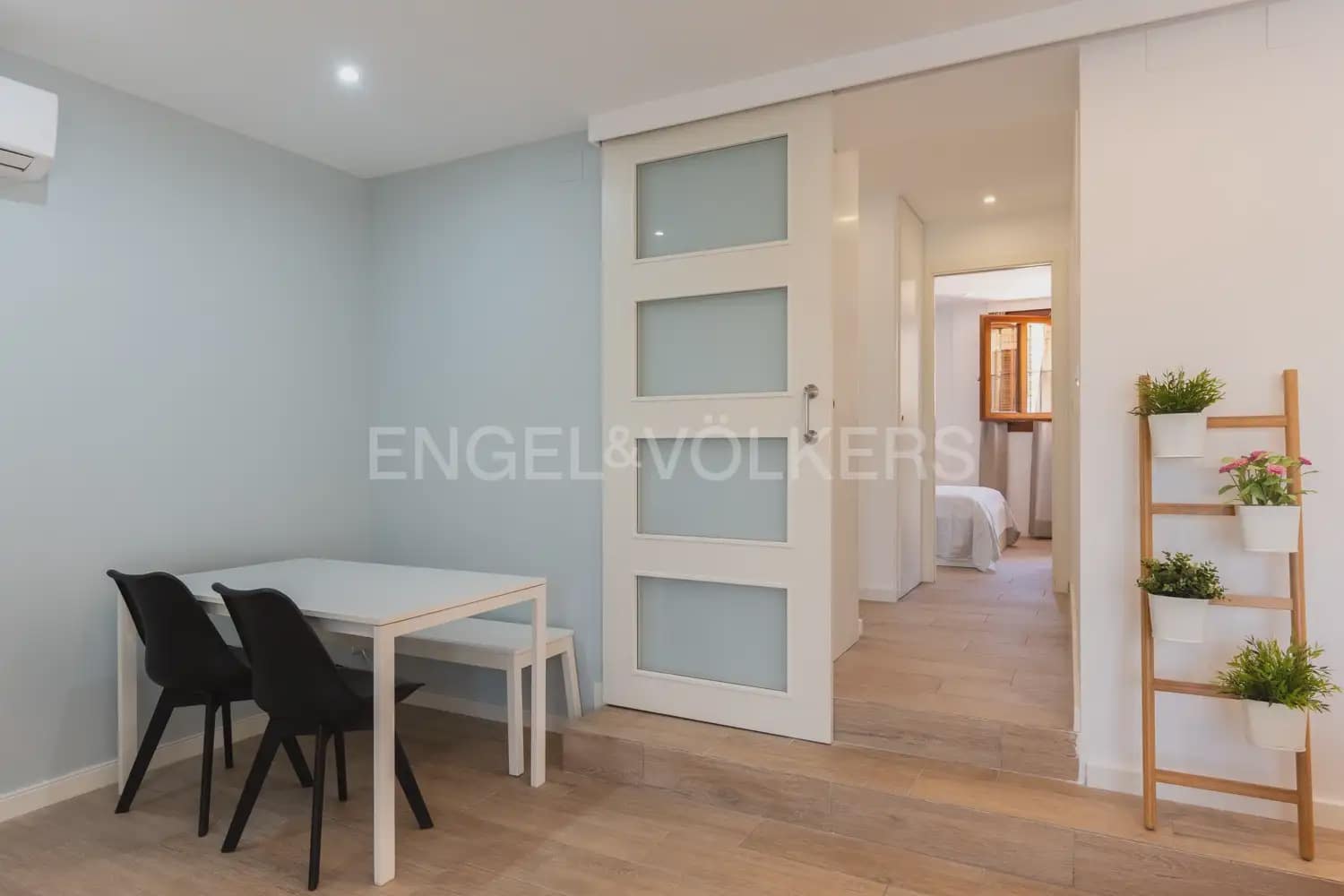 1 slaapkamer Appartement te huur in Valencia stad met zwembad - € 1.200 (Ref: 10007601)