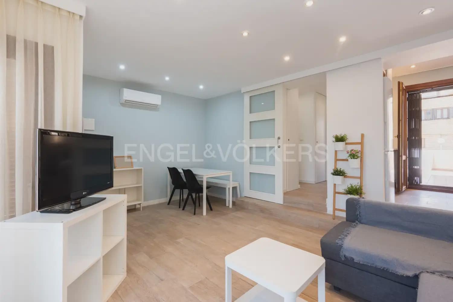 1 slaapkamer Appartement te huur in Valencia stad met zwembad - € 1.200 (Ref: 10007601)