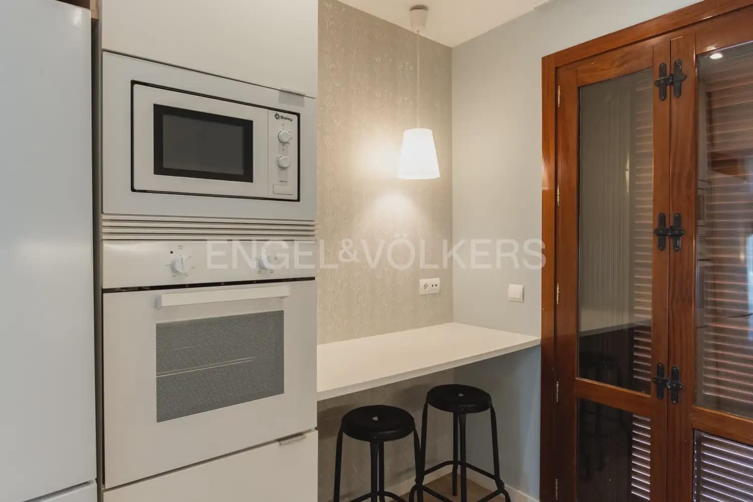 1 slaapkamer Appartement te huur in Valencia stad met zwembad - € 1.200 (Ref: 10007601)