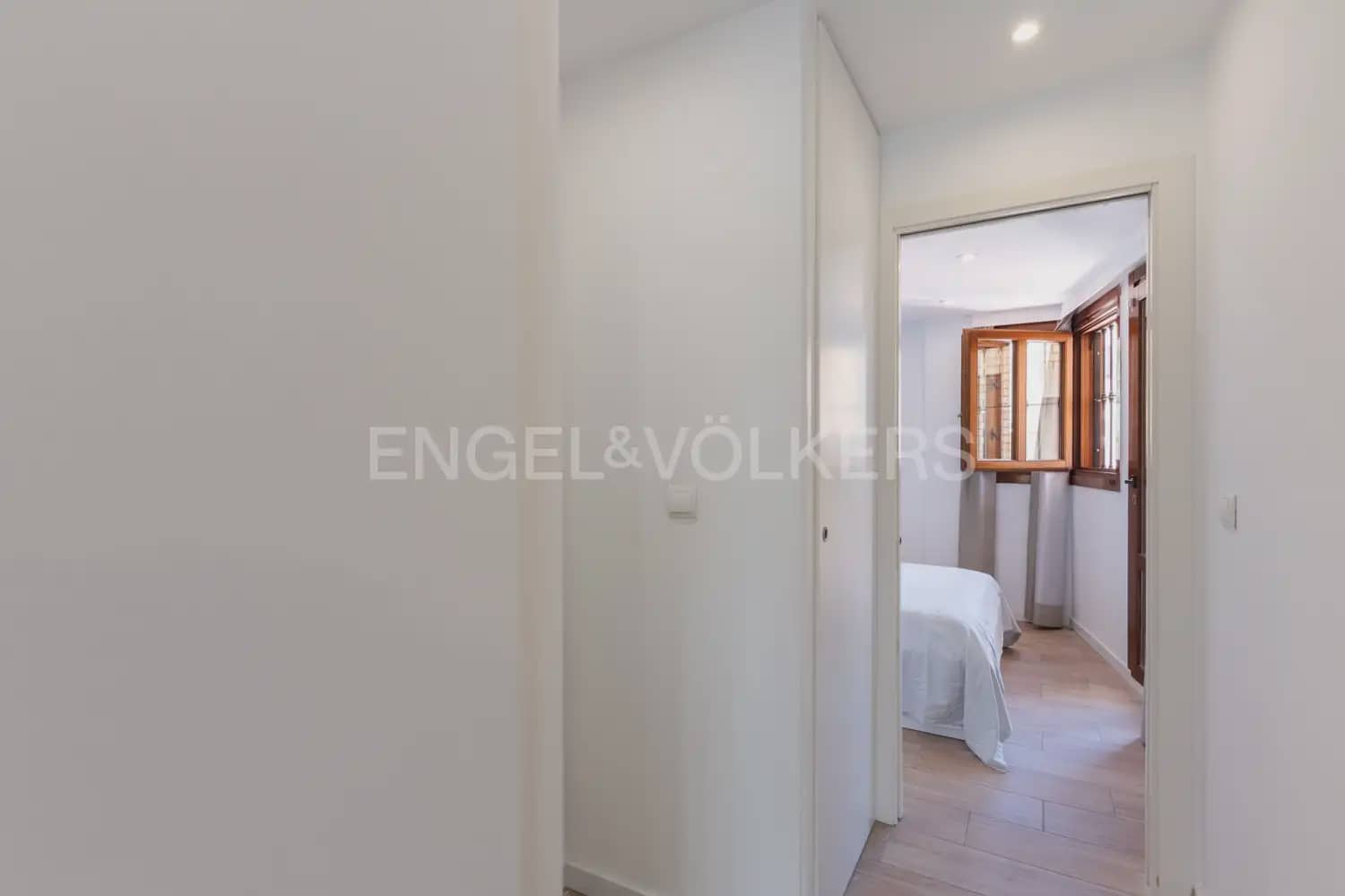 1 slaapkamer Appartement te huur in Valencia stad met zwembad - € 1.200 (Ref: 10007601)