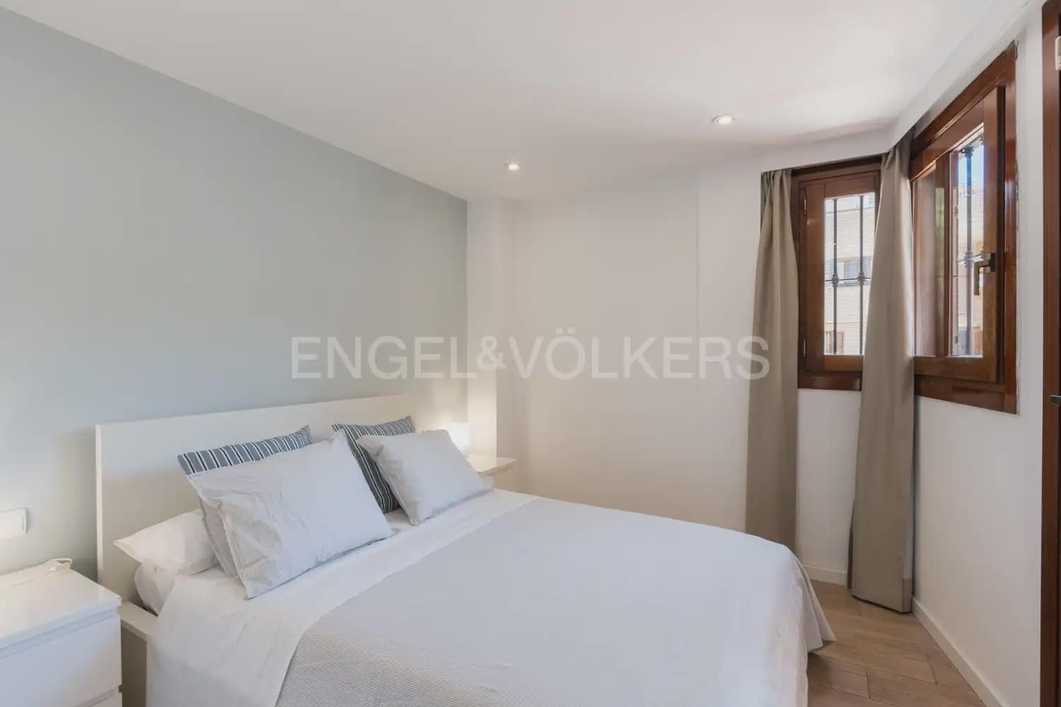 1 slaapkamer Appartement te huur in Valencia stad met zwembad - € 1.200 (Ref: 10007601)