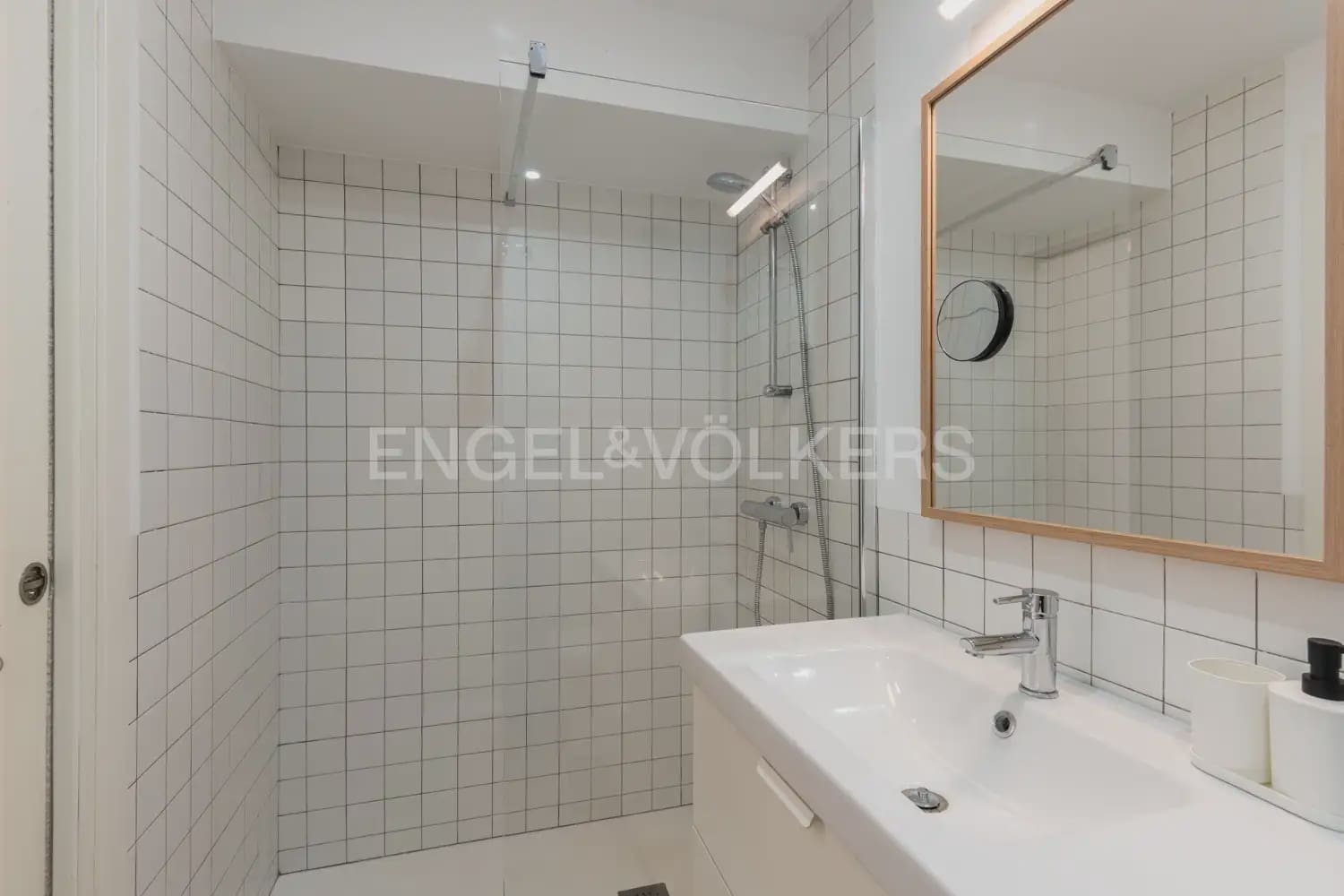 1 slaapkamer Appartement te huur in Valencia stad met zwembad - € 1.200 (Ref: 10007601)