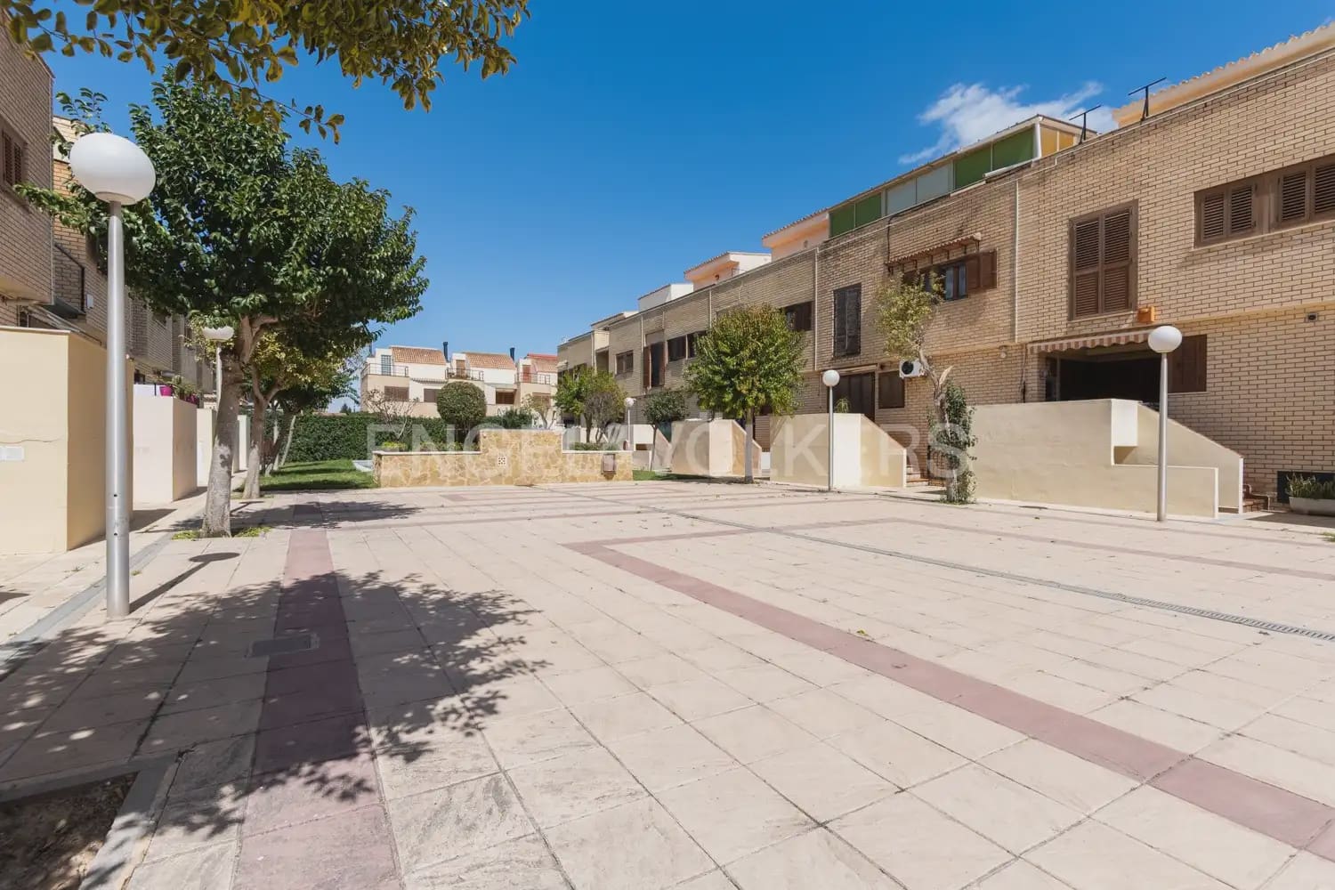 1 slaapkamer Appartement te huur in Valencia stad met zwembad - € 1.200 (Ref: 10007601)