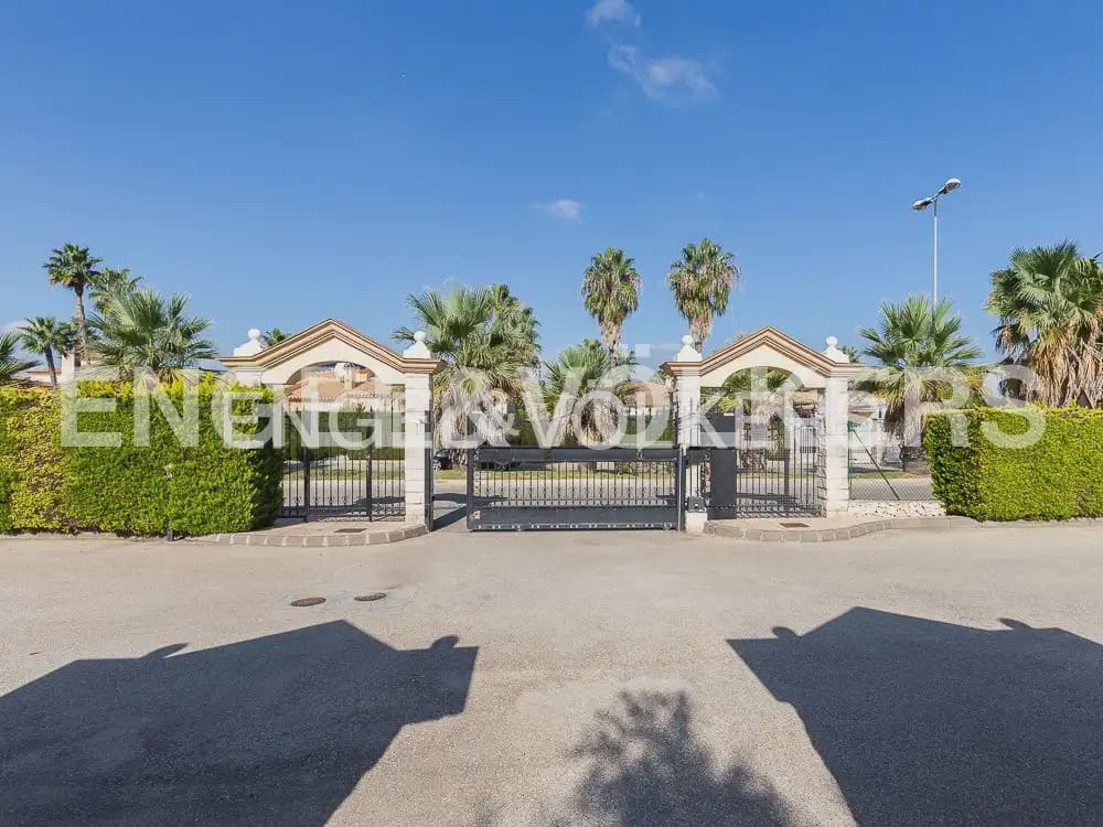 3 Zimmer Penthouse zu verkaufen in Oliva mit Pool Garage - 730.000 € (Ref: 10007602)