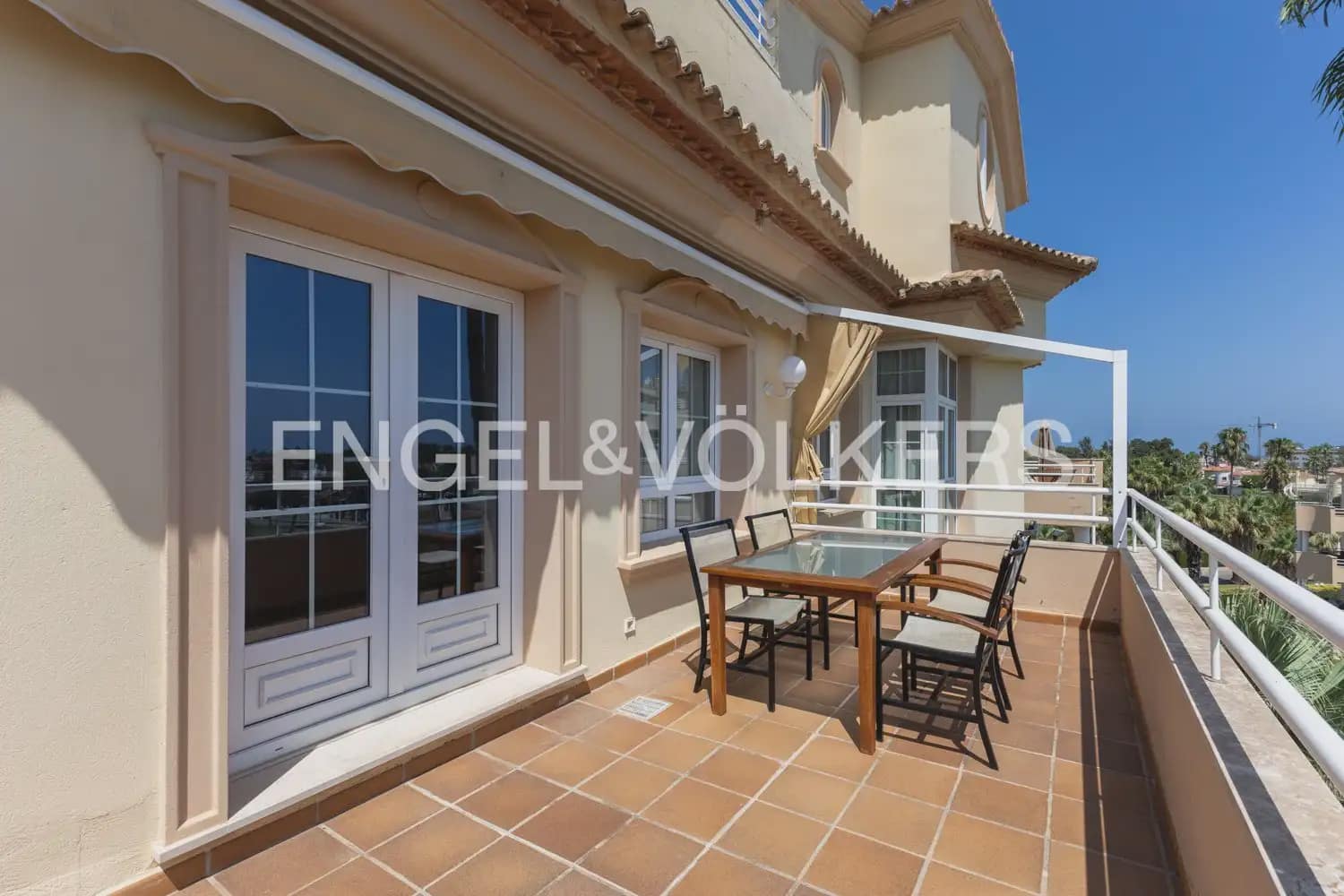 3 Zimmer Penthouse zu verkaufen in Oliva mit Pool Garage - 730.000 € (Ref: 10007602)