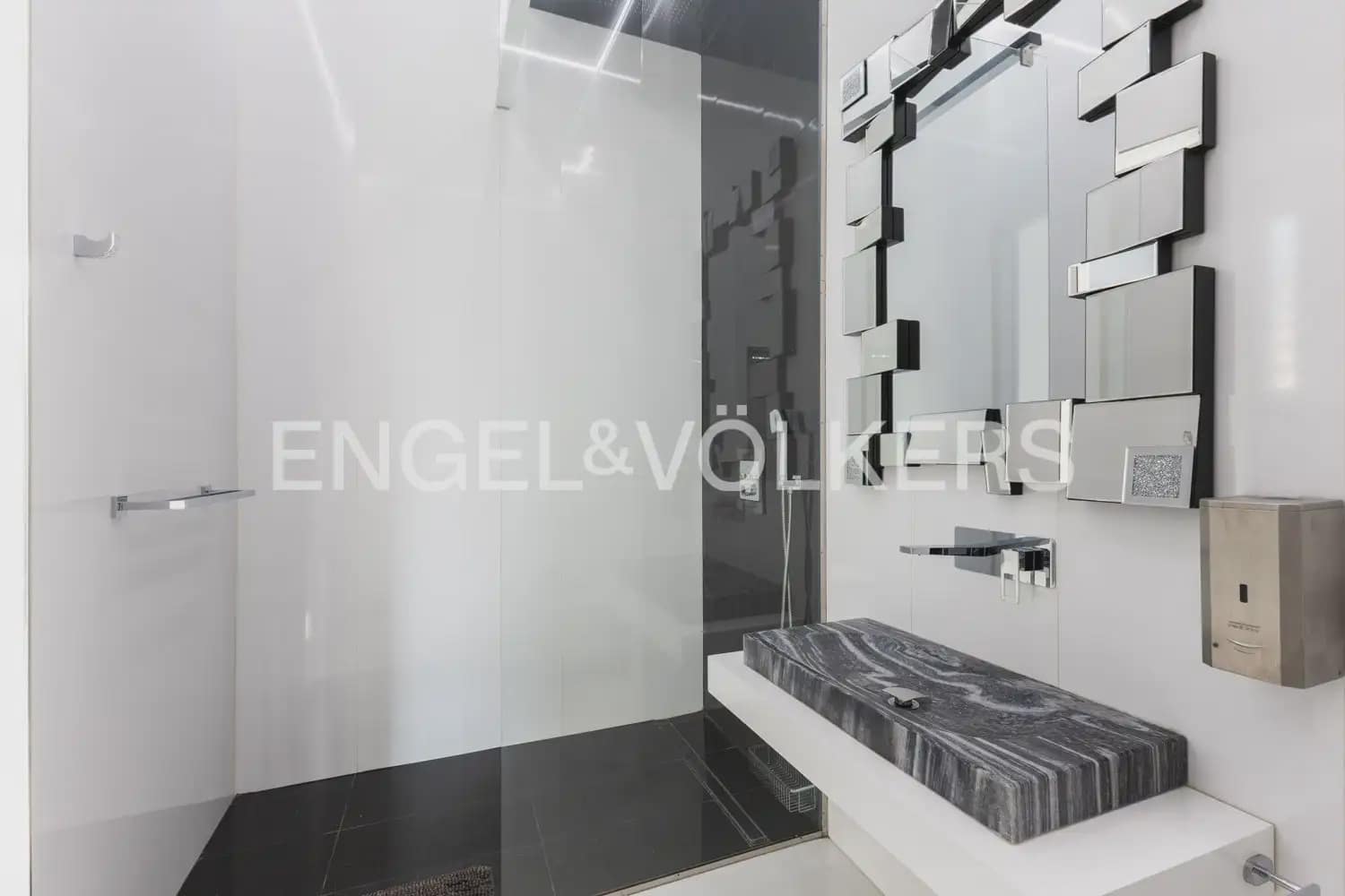 4 Zimmer Haus zu verkaufen in Valencia Stadt mit Pool - 650.000 € (Ref: 10007603)