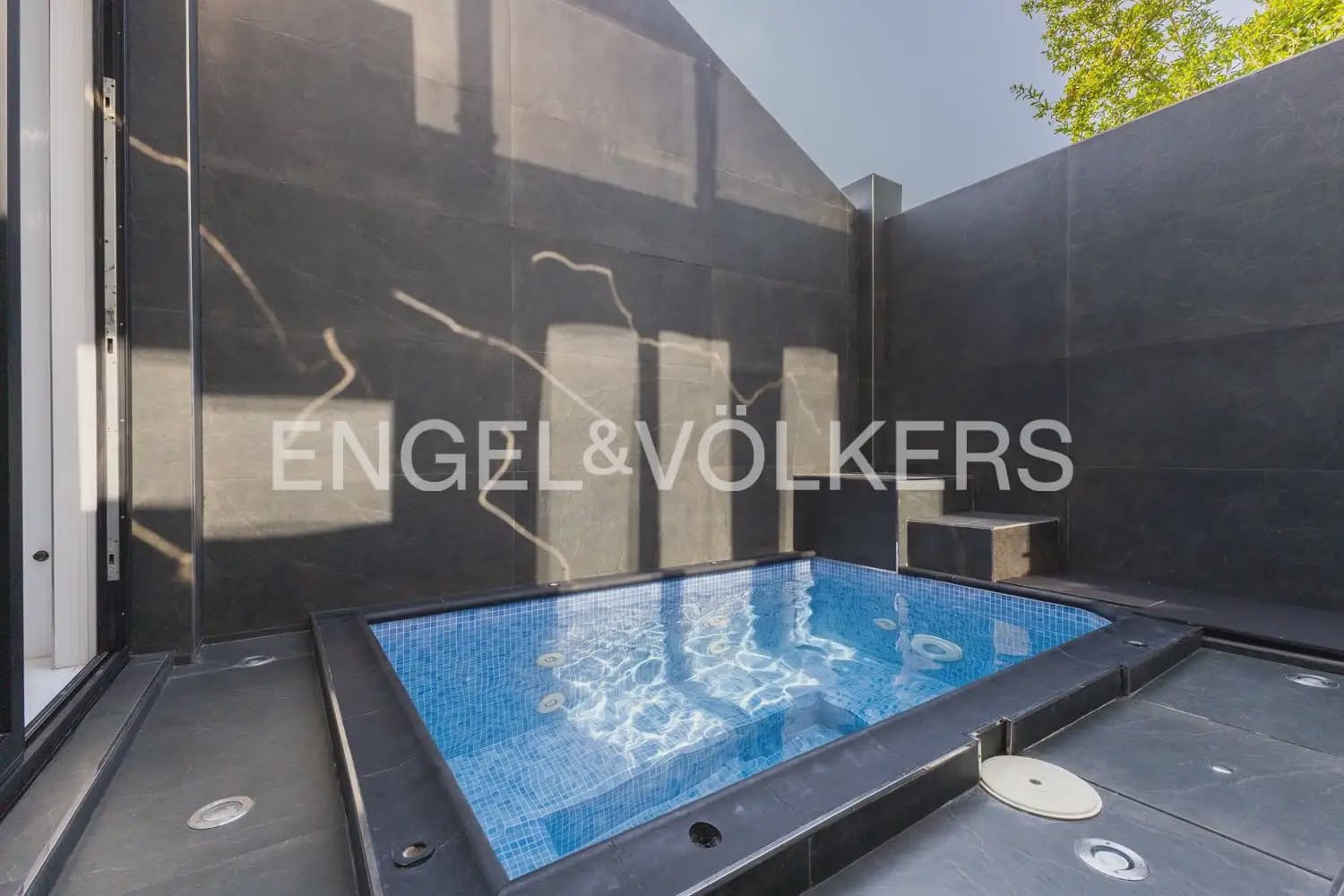 4 Zimmer Haus zu verkaufen in Valencia Stadt mit Pool - 650.000 € (Ref: 10007603)