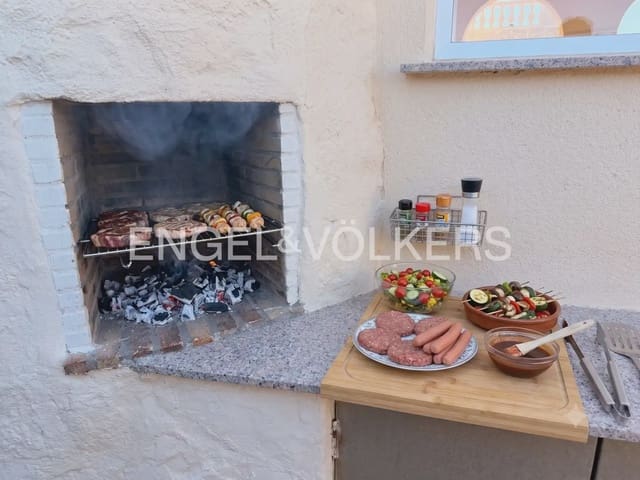 4 quarto Moradia para venda em Els Poblets com piscina garagem - 690 000 € (Ref: 10007806)