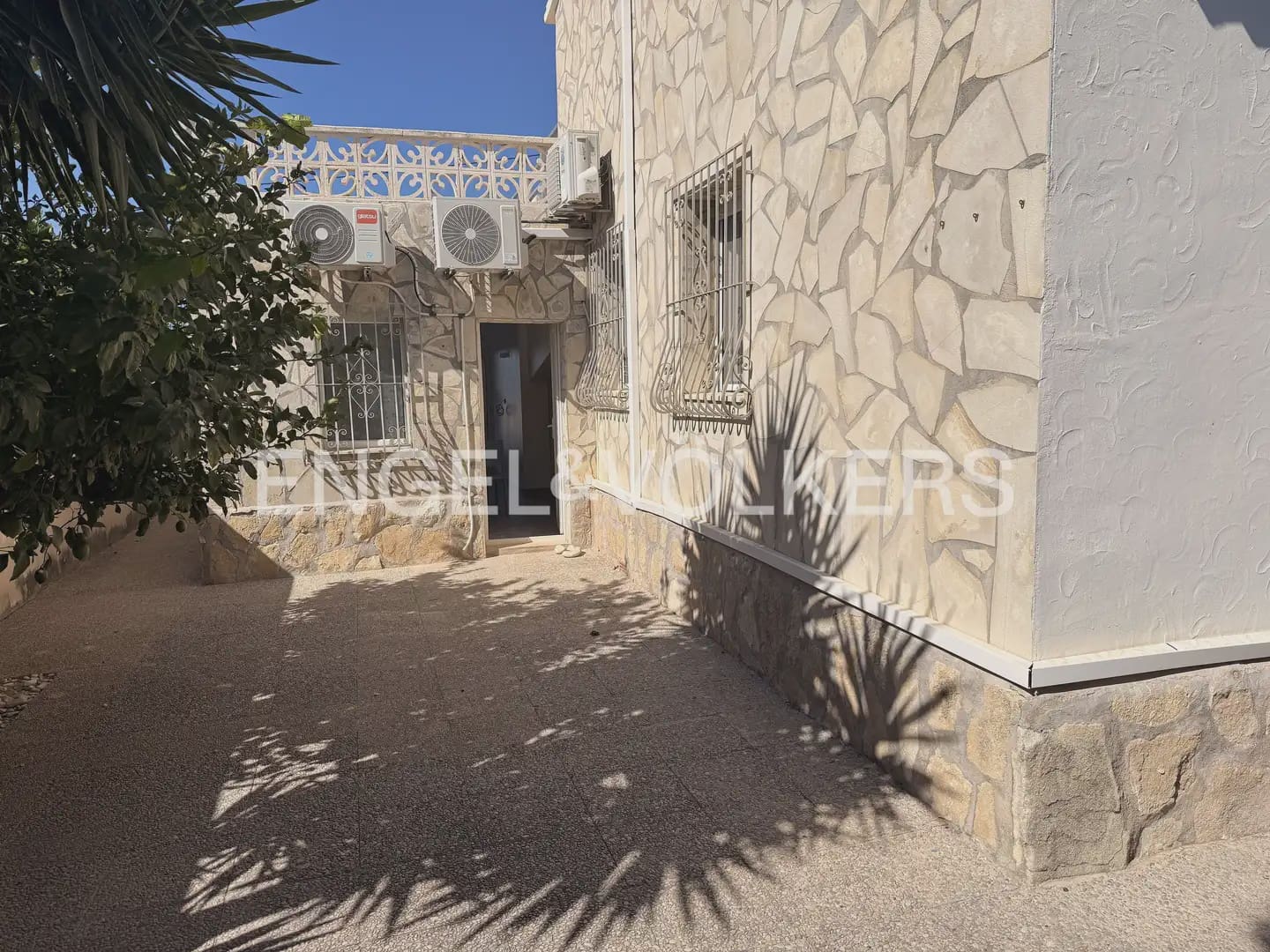 4 quarto Moradia para venda em Els Poblets com piscina garagem - 690 000 € (Ref: 10007806)