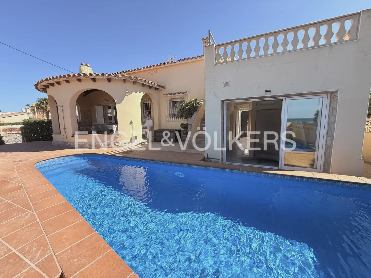 4 quarto Moradia para venda em Els Poblets com piscina garagem - 690 000 € (Ref: 10007806)