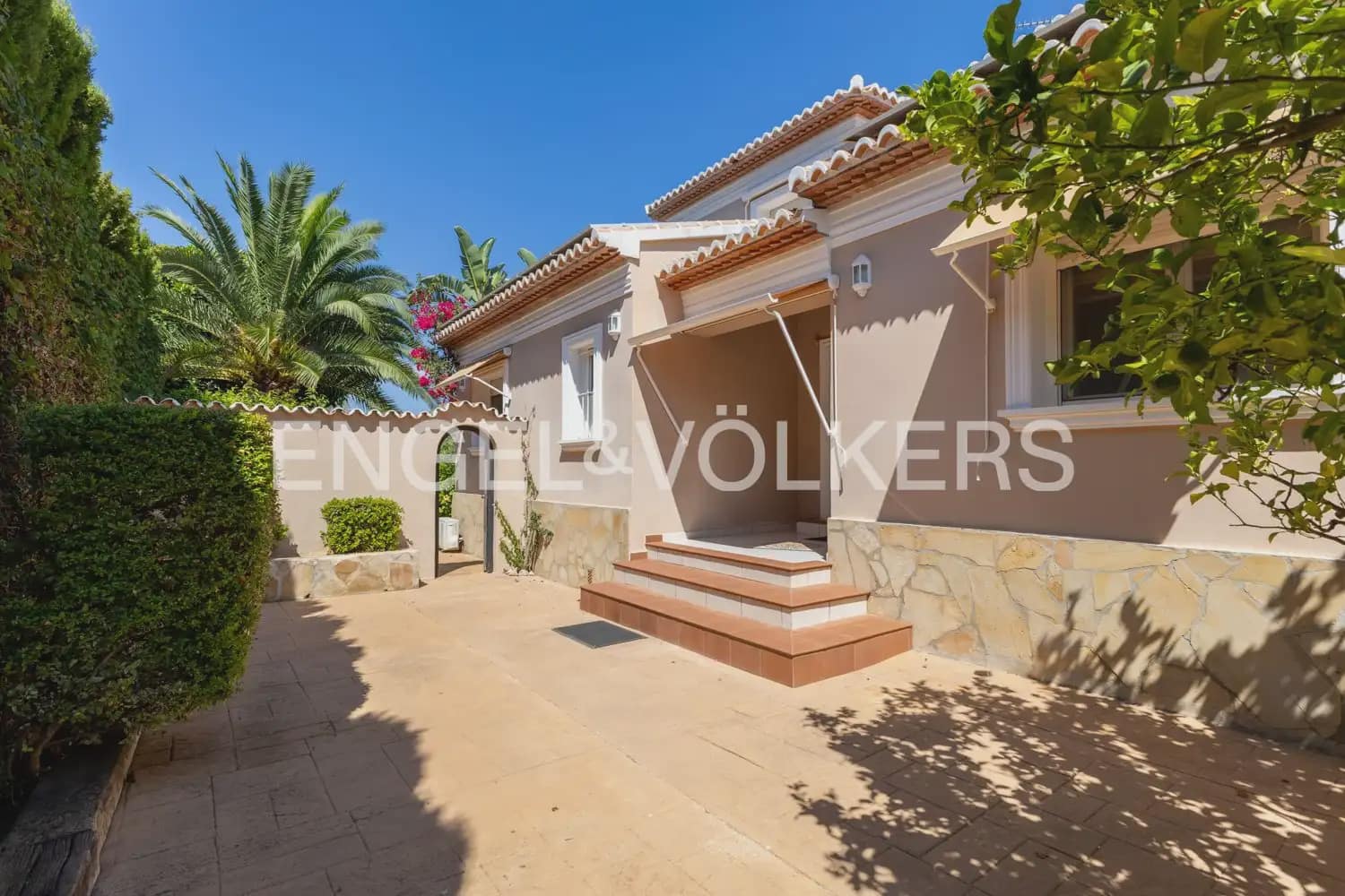 5 soveværelse Villa til salg i Javea / Xabia med swimmingpool garage - € 1.275.000 (Ref: 10007809)