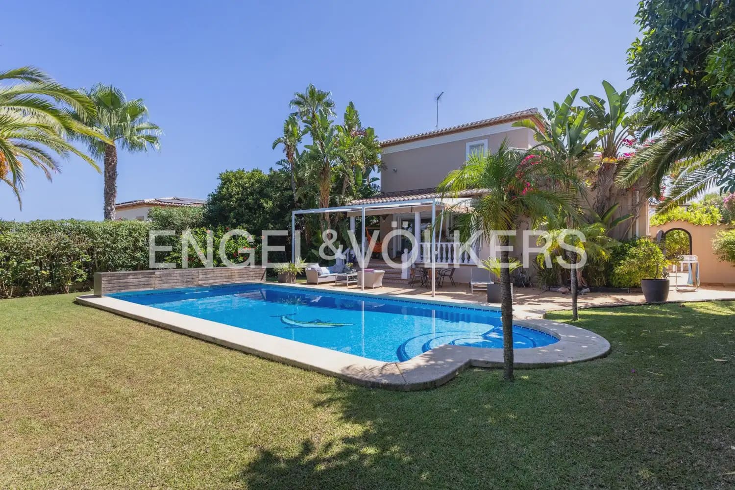 5 soveværelse Villa til salg i Javea / Xabia med swimmingpool garage - € 1.275.000 (Ref: 10007809)
