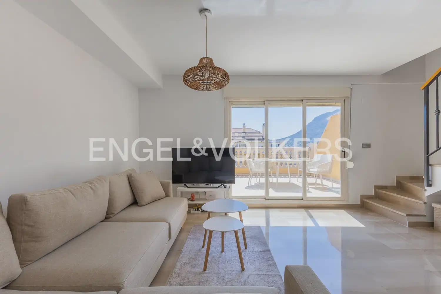 2 bedroom Penthouse for rent in Denia with pool garage - € 1,700 (Ref: 10008057)