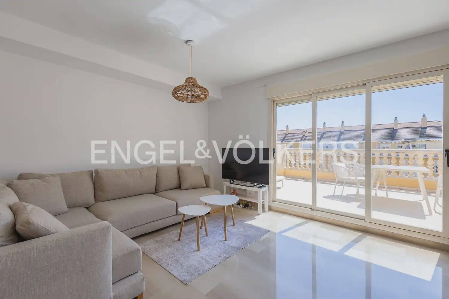 2 bedroom Penthouse for rent in Denia with pool garage - € 1,700 (Ref: 10008057)