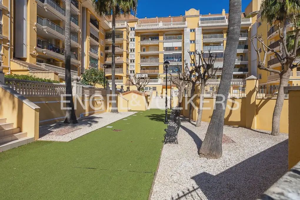 2 bedroom Penthouse for rent in Denia with pool garage - € 1,700 (Ref: 10008057)