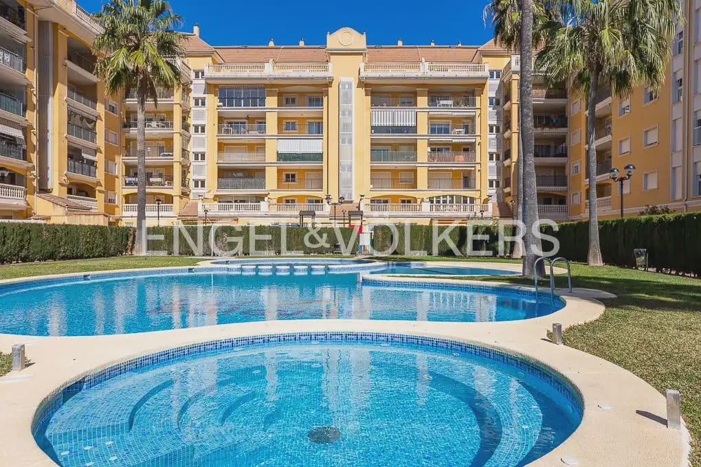 2 bedroom Penthouse for rent in Denia with pool garage - € 1,700 (Ref: 10008057)