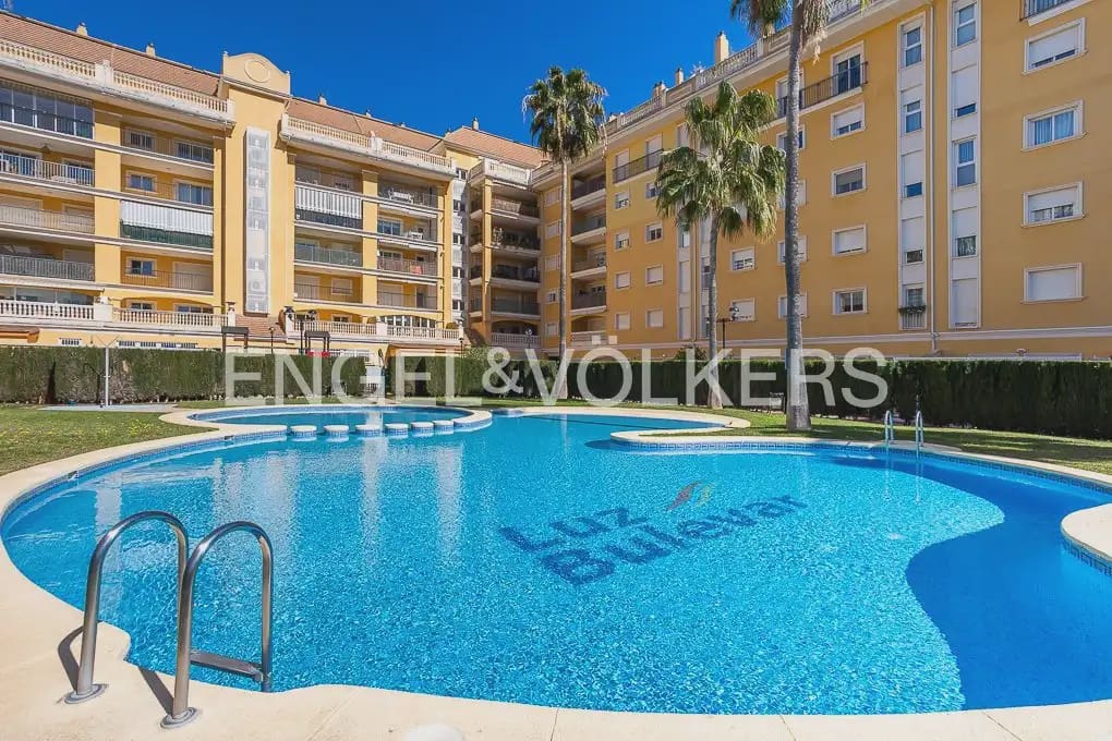 2 bedroom Penthouse for rent in Denia with pool garage - € 1,700 (Ref: 10008057)
