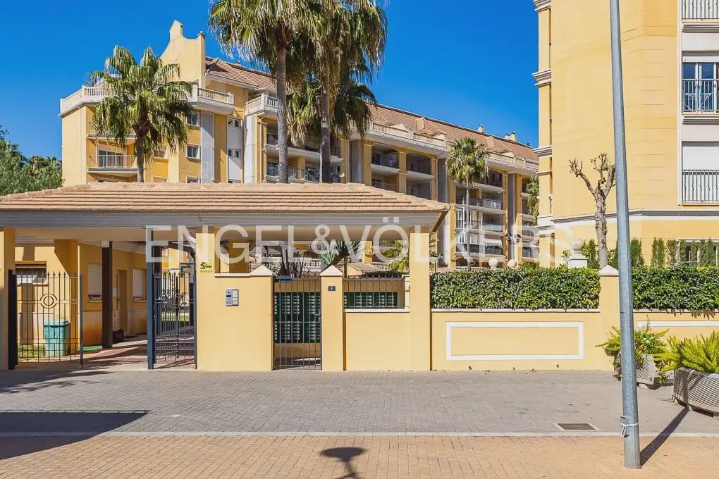 2 bedroom Penthouse for rent in Denia with pool garage - € 1,700 (Ref: 10008057)
