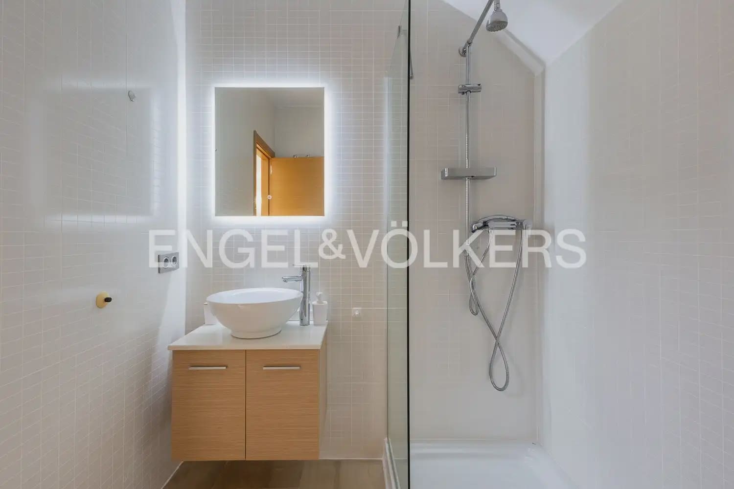 2 bedroom Penthouse for rent in Denia with pool garage - € 1,700 (Ref: 10008057)