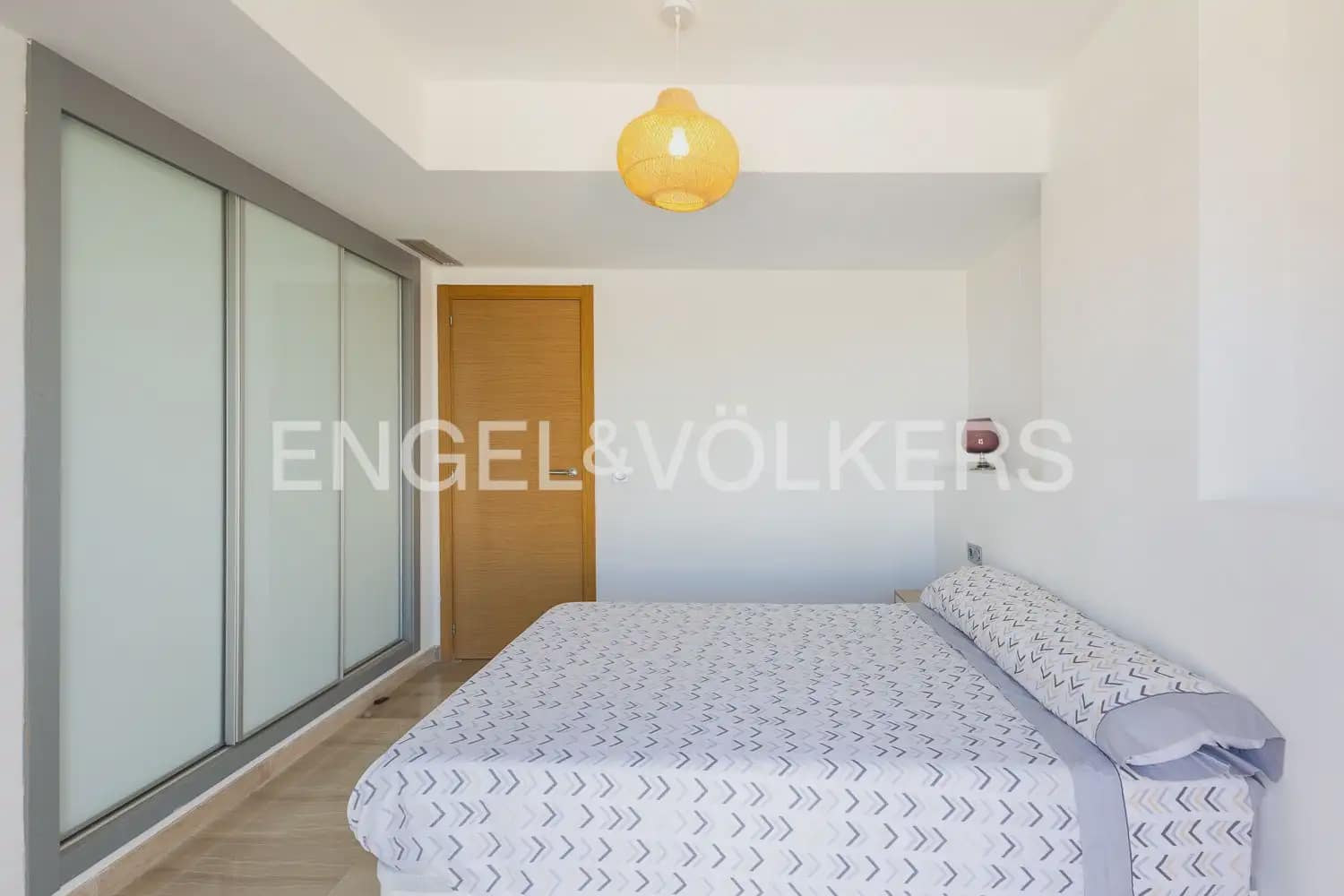 2 bedroom Penthouse for rent in Denia with pool garage - € 1,700 (Ref: 10008057)
