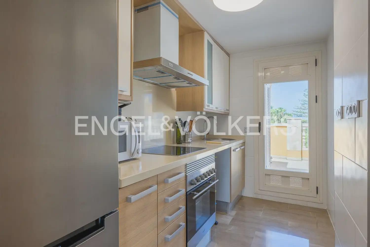 2 bedroom Penthouse for rent in Denia with pool garage - € 1,700 (Ref: 10008057)