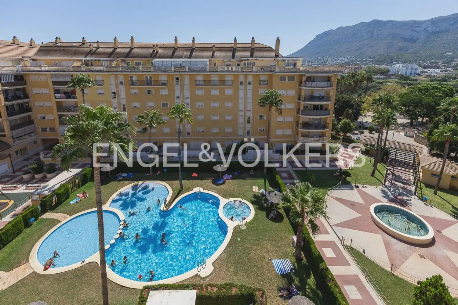 2 bedroom Penthouse for rent in Denia with pool garage - € 1,700 (Ref: 10008057)