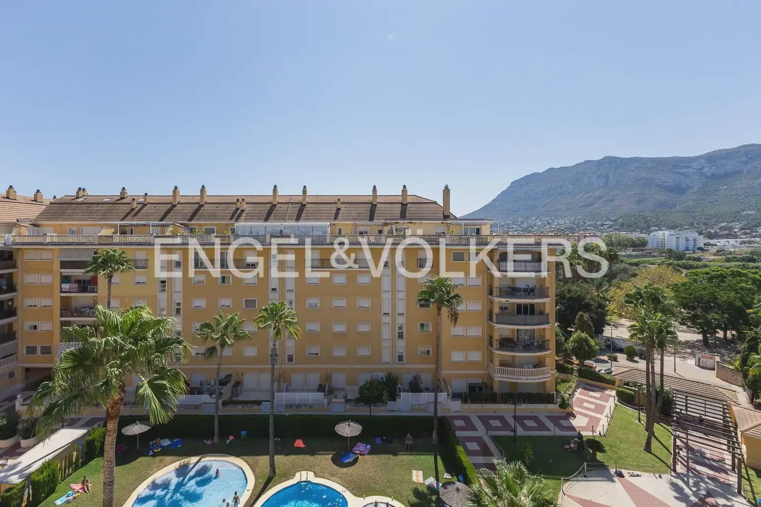 2 bedroom Penthouse for rent in Denia with pool garage - € 1,700 (Ref: 10008057)