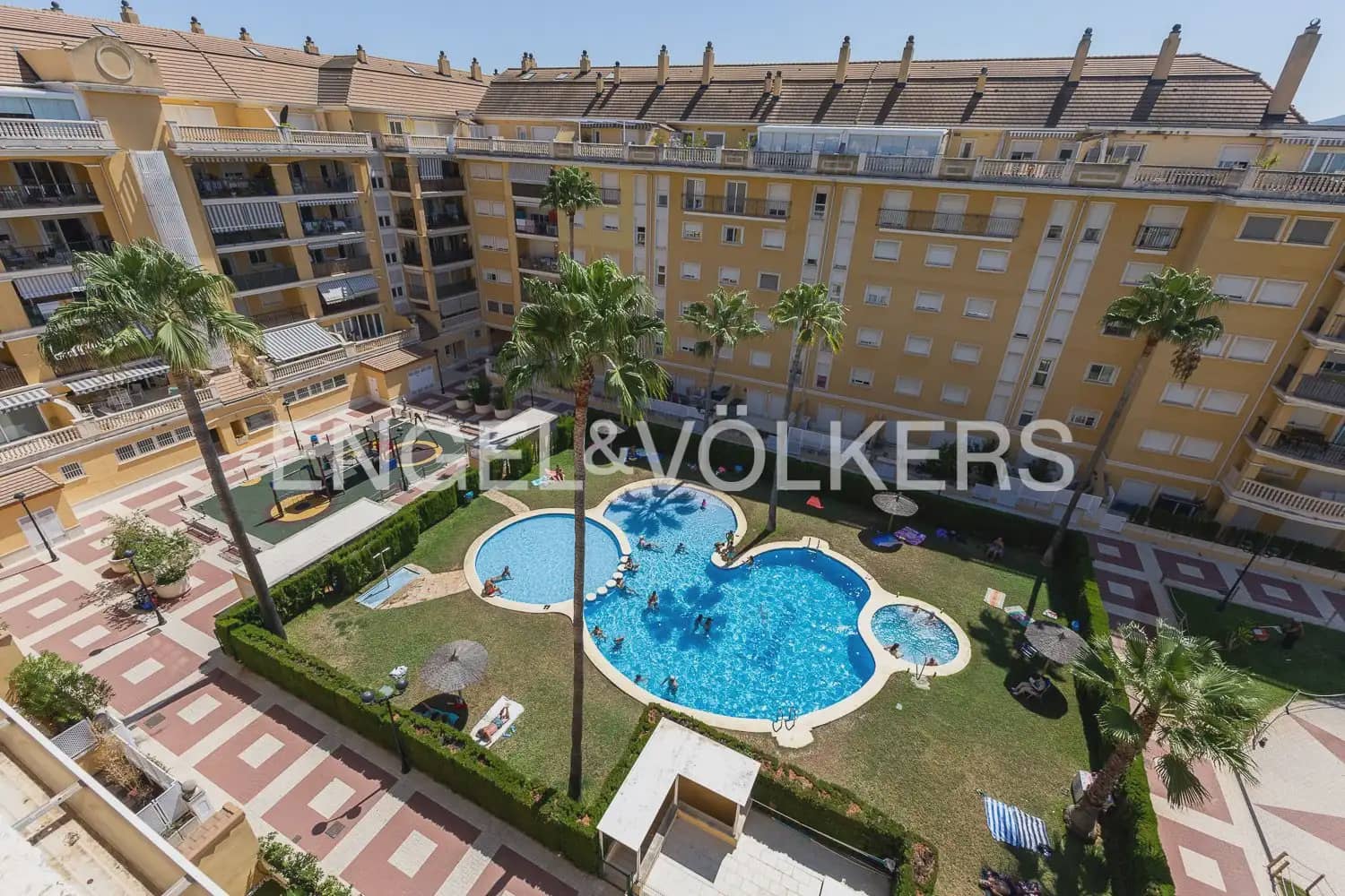 2 bedroom Penthouse for rent in Denia with pool garage - € 1,700 (Ref: 10008057)