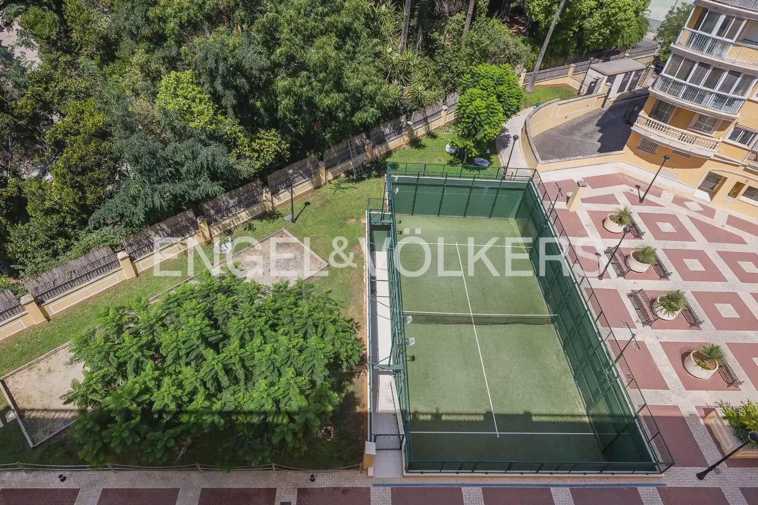 2 bedroom Penthouse for rent in Denia with pool garage - € 1,700 (Ref: 10008057)