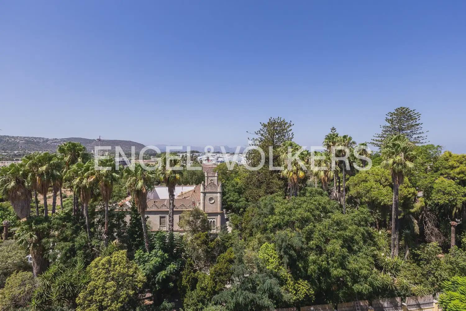 2 bedroom Penthouse for rent in Denia with pool garage - € 1,700 (Ref: 10008057)