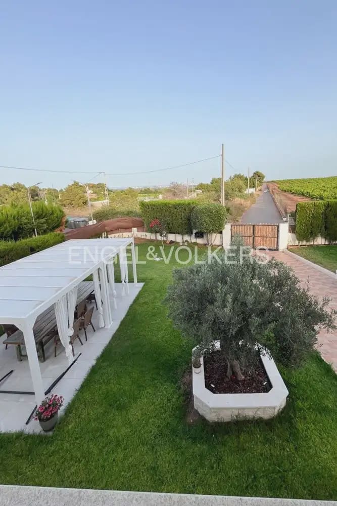 3 Zimmer Villa zu vermieten in Puig mit Pool - 1.500 € (Ref: 10009312)
