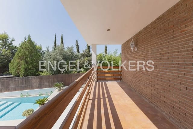 4 soveværelse Villa til leje i Puig med swimmingpool - € 1.500 (Ref: 10009312)