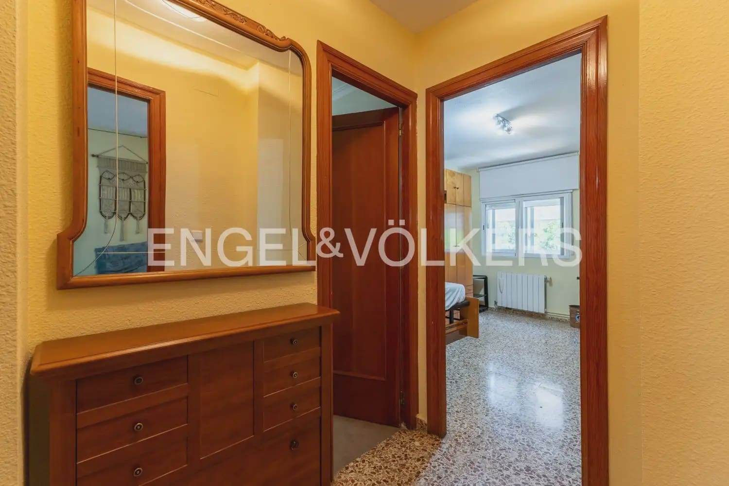 5 soveværelse Lejlighed til leje i Valencia by - € 1.700 (Ref: 10009806)