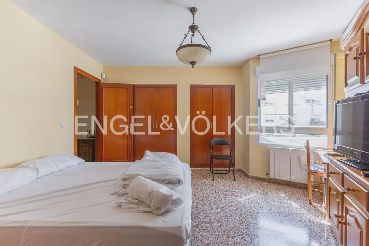 5 soveværelse Lejlighed til leje i Valencia by - € 1.700 (Ref: 10009806)