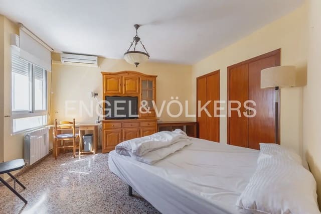 5 bedroom Flat for rent in Patraix, Valencia city - € 1,700 (Ref: 10009806)