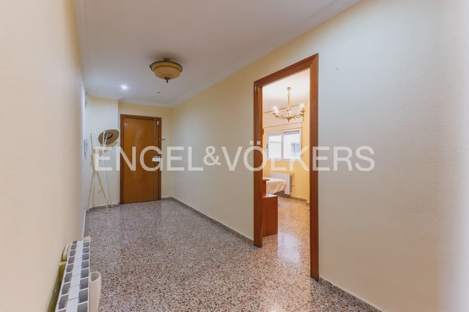 5 soveværelse Lejlighed til leje i Valencia by - € 1.700 (Ref: 10009806)