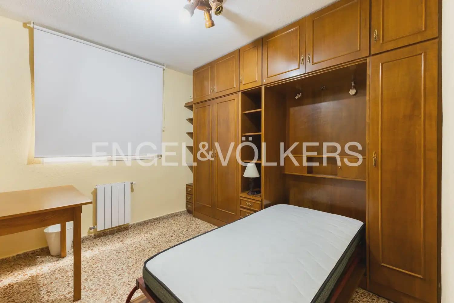 5 soveværelse Lejlighed til leje i Valencia by - € 1.700 (Ref: 10009806)